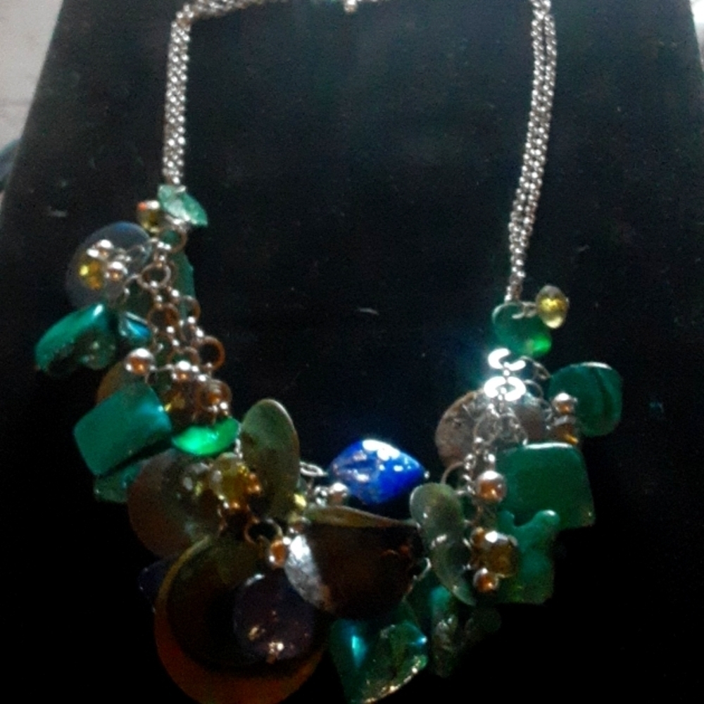 Colorful Shell Statement Necklace - Picture 6 of 8